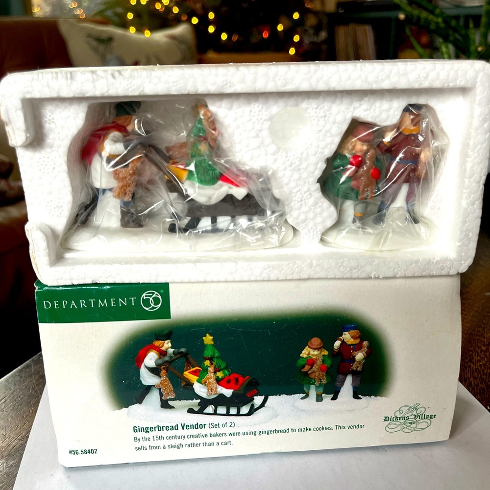 Department 56 Gingerbread Vendor 56.58402 Set of 2 Dickens’ Village